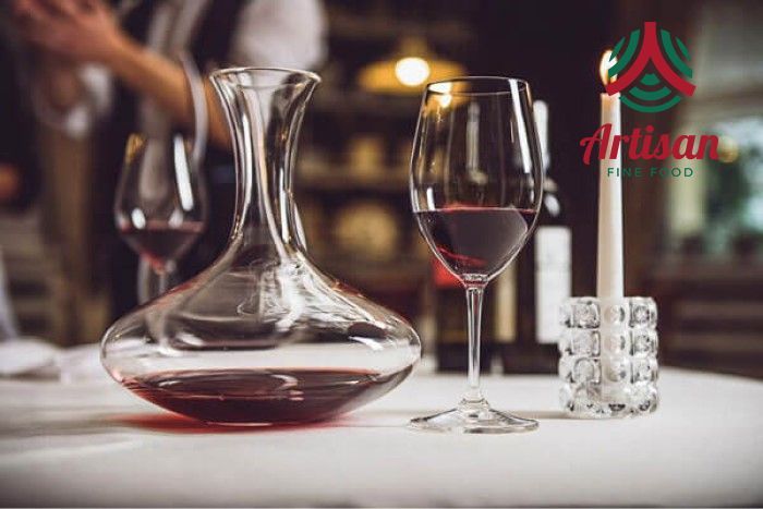 Quy trình uống rượu vang đỏ đúng cách: xem - ngửi - nếm - đánh giá