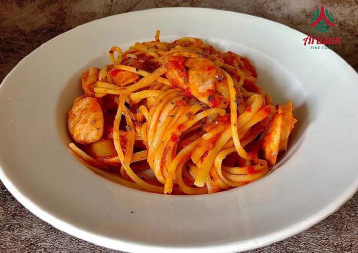 Bày ra đĩa và thưởng thức cùng với mỳ Ý thơm ngon, hấp dẫn